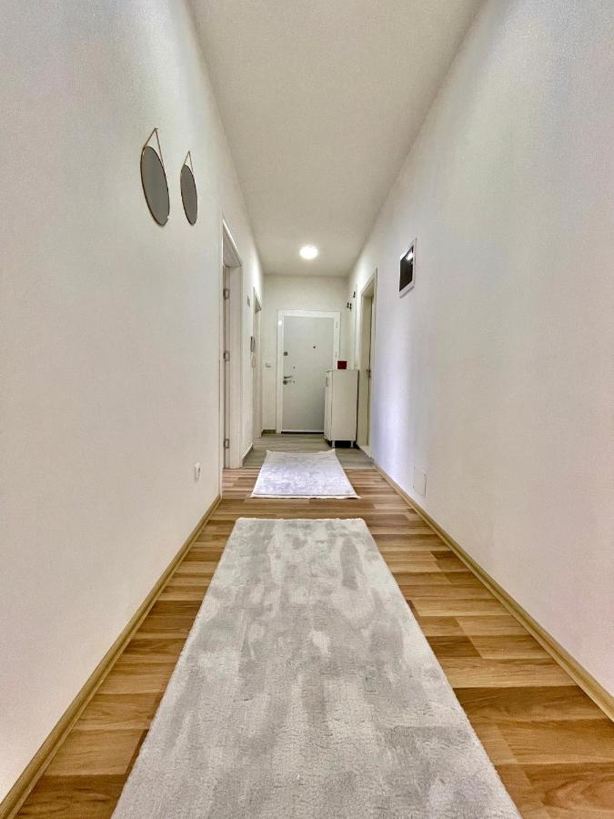 Entire Apartment - Near The Center 普里什蒂纳 外观 照片