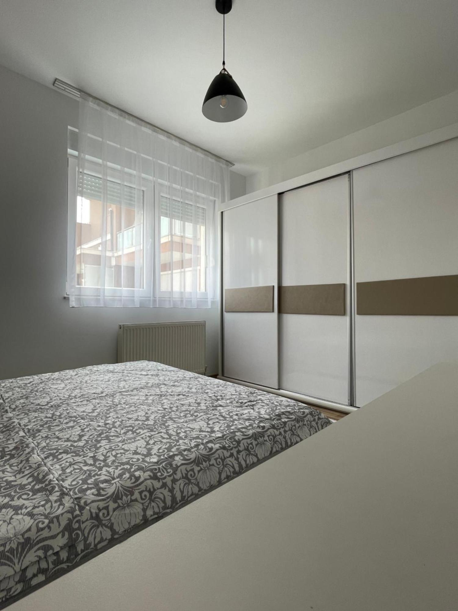 Entire Apartment - Near The Center 普里什蒂纳 外观 照片